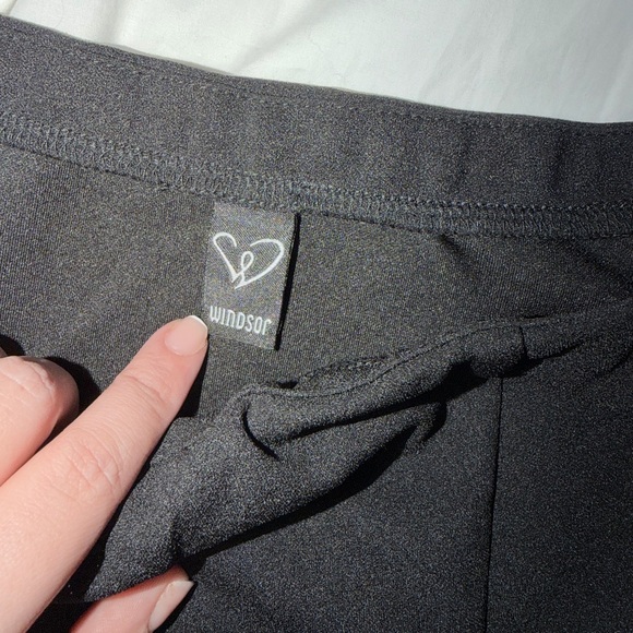 Windsor Chic Elegant Black & White Off The Shoulder Blouse Size Small - Picture 4 of 5